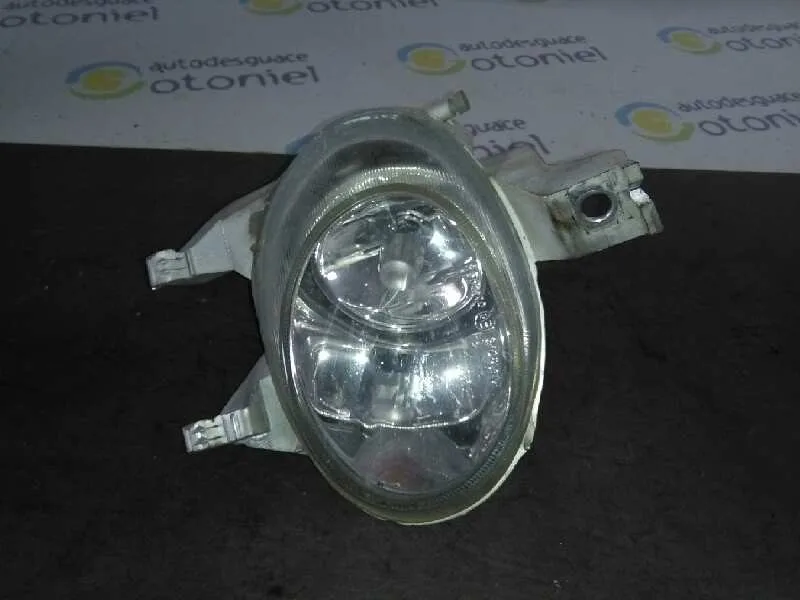 Faro Antiniebla Izquierdo para Peugeot 206 Berlina