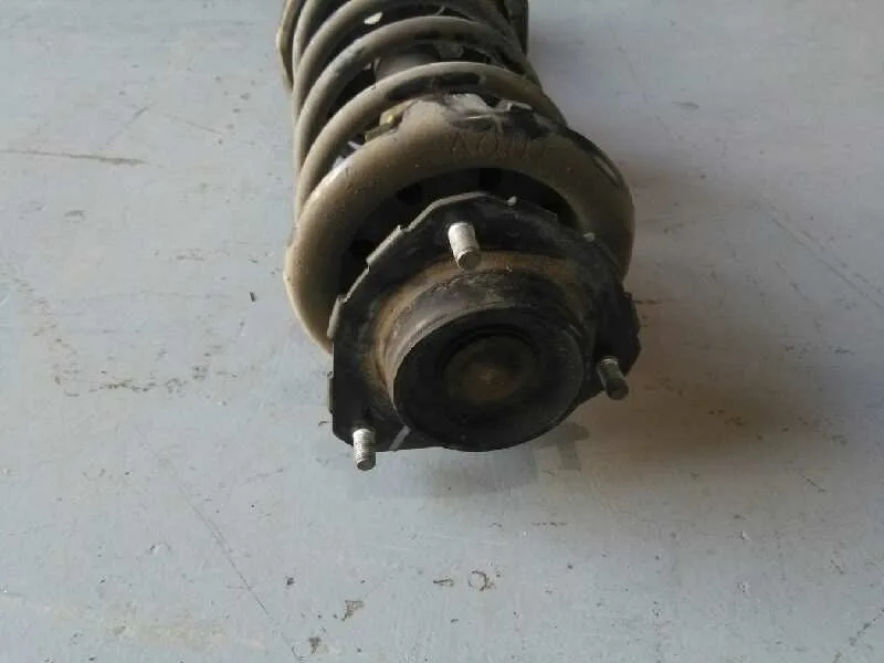 Amortiguador Delantero Izquierdo para Toyota Avensis Berlina (T 22)