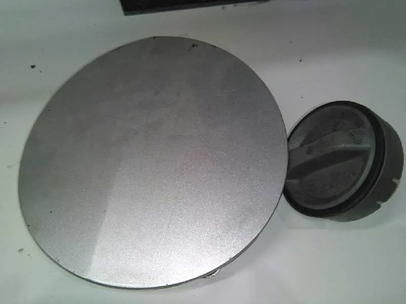 Tapa Exterior Combustible para Toyota Corolla Verso (R1)
