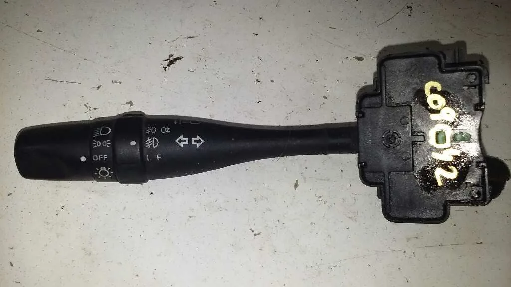 Mando Luces para Nissan Almera (N16/E)