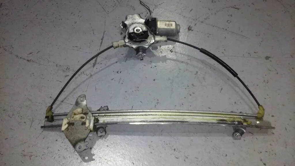 Elevalunas Delantero Izquierdo para Nissan Almera (N16/E)