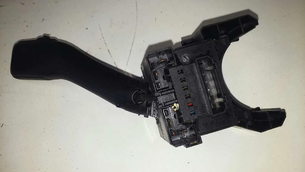 Mando Limpia para Volkswagen Passat Berlina (3B2)