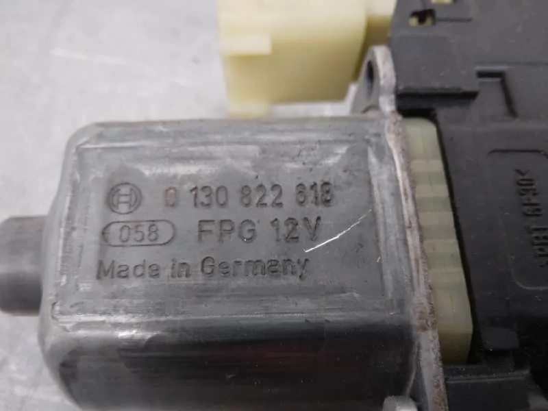 Motor Elevalunas Delantero Derecho para Ford Fiesta (Ccn)