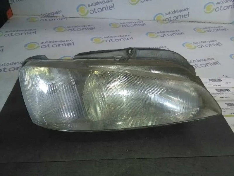 Faro Derecho para Peugeot 106 (S2)