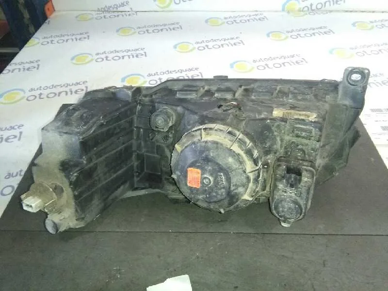 Faro Derecho para Peugeot 106 (S2)