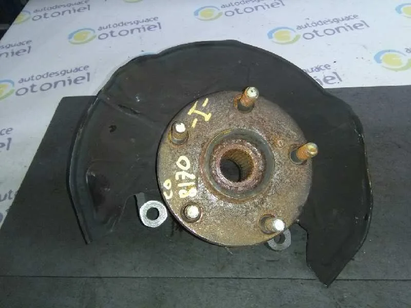 Mangueta Delantera Izquierda para Toyota Corolla Verso (R1)