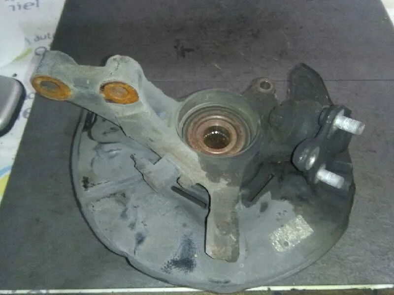 Mangueta Delantera Izquierda para Toyota Corolla Verso (R1)