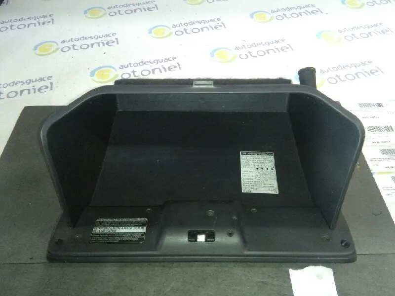 Guantera para Toyota Corolla Verso (R1)