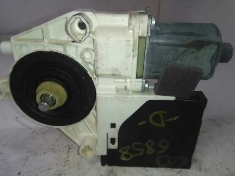 Motor Elevalunas Delantero Derecho para Audi A3 (8P)