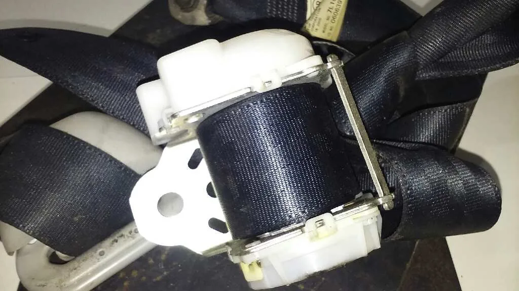 Cinturon Seguridad Trasero Central para Toyota Corolla Verso (R1)