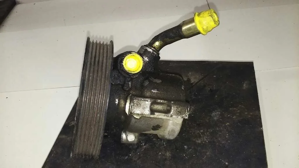 Bomba Direccion para Chrysler Jeep Cherokee (Kj)