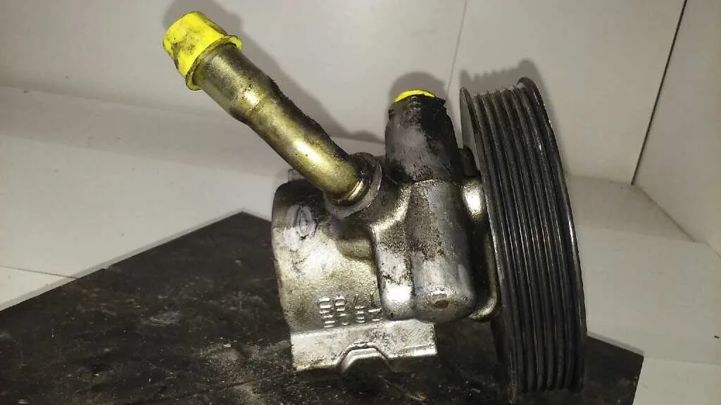 Bomba Direccion para Chrysler Jeep Cherokee (Kj)