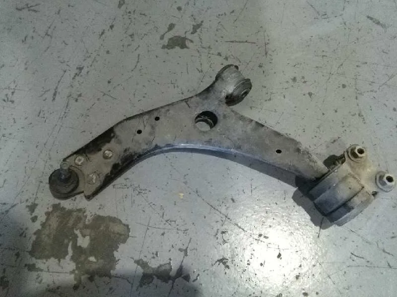 Brazo Suspension Inferior Delantero Izquierdo para Ford Focus Berlina (Cap)
