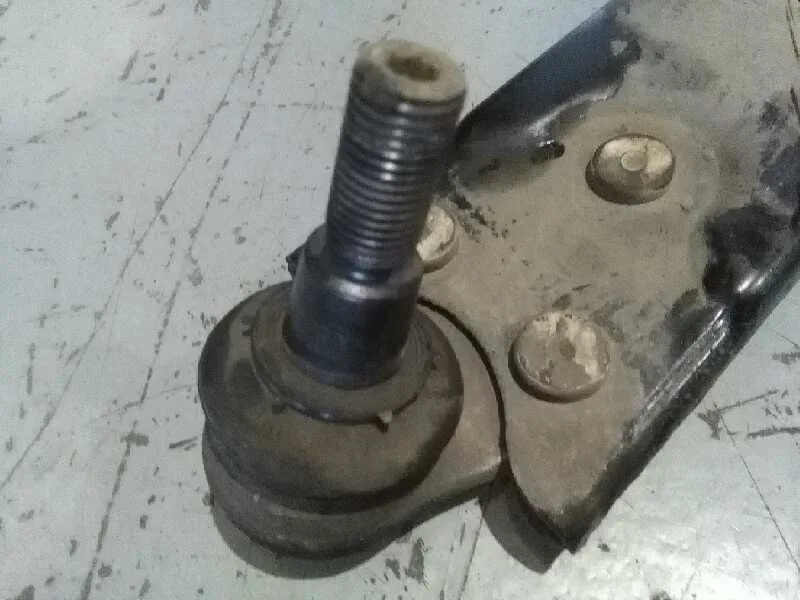 Brazo Suspension Inferior Delantero Izquierdo para Ford Focus Berlina (Cap)