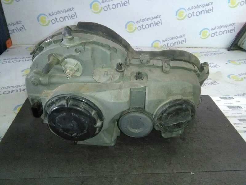 Faro Izquierdo para Mercedes-Benz Clase E (W210) Familiar