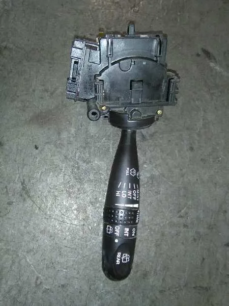 Mando Limpia para Toyota Corolla (E12)