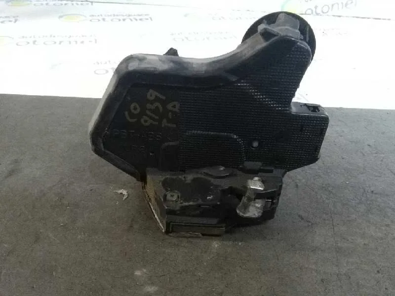 Cerradura Puerta Trasera Derecha para Toyota Corolla (E12)