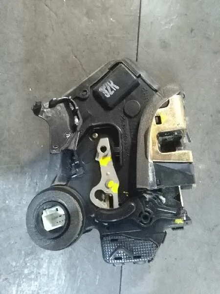 Cerradura Puerta Trasera Derecha para Toyota Corolla (E12)