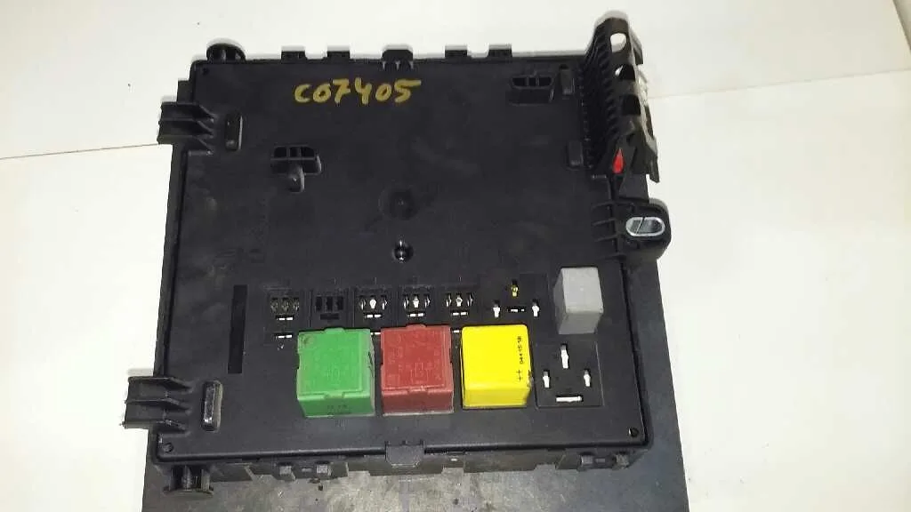 Caja Reles / Fusibles para Opel Vectra C Berlina
