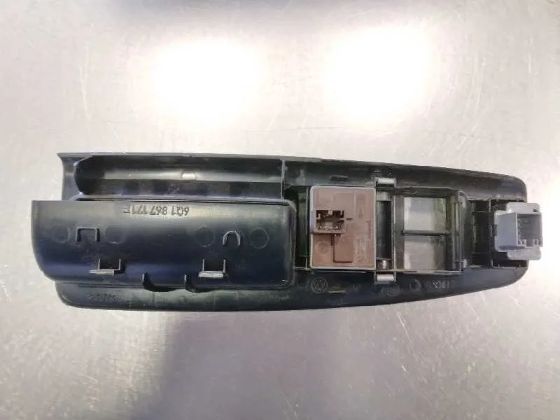 Mando Elevalunas Delantero Izquierdo para Volkswagen Polo (9N3)