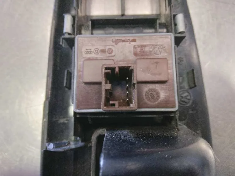Mando Elevalunas Delantero Izquierdo para Volkswagen Polo (9N3)