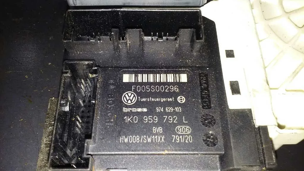 Motor Elevalunas Delantero Derecho para Volkswagen Passat Variant (3C5)