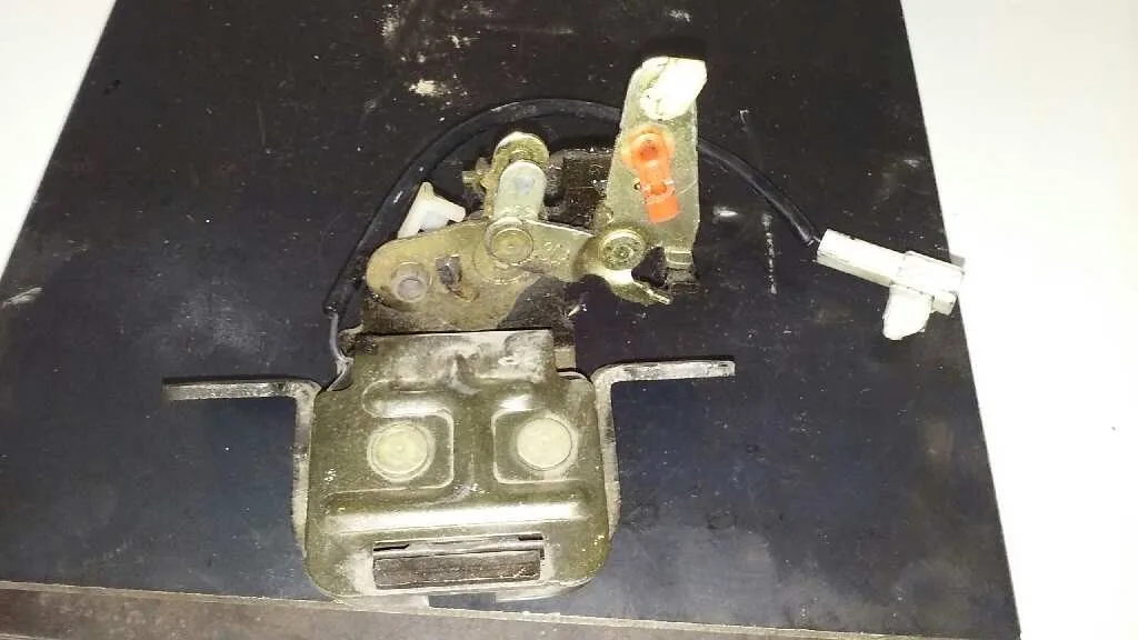 Cerradura Maletero / Porton para Kia Carens