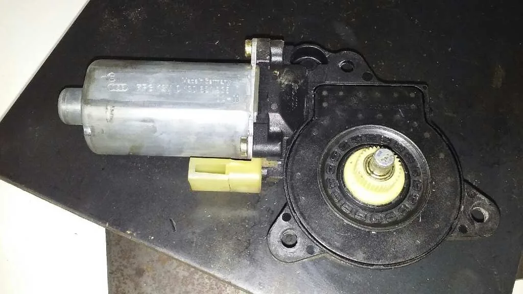Motor Elevalunas Delantero Izquierdo para Ford Fusion (Cbk)
