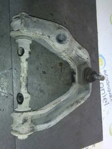 Brazo Suspension Superior Delantero Derecho para Nissan Terrano/Terrano.ii (R20)