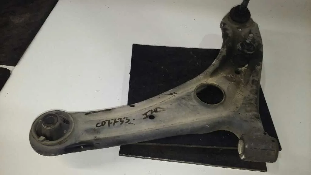 Brazo Suspension Inferior Delantero Izquierdo para Toyota Yaris (Ncp1/Nlp1/Scp1)