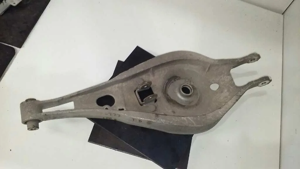 Brazo Suspension Inferior Trasero Derecho para Bmw Serie 3 Compact (E46)