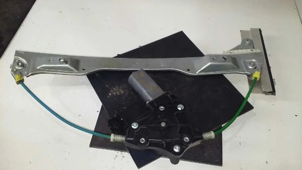Elevalunas Delantero Izquierdo para Opel Corsa D