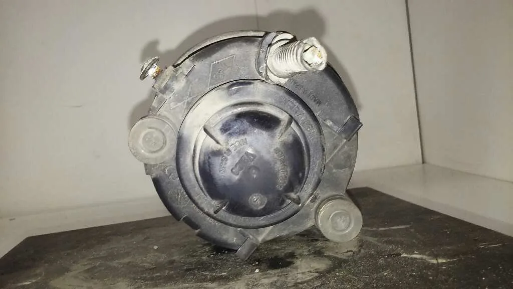 Faro Antiniebla Izquierdo para Renault Laguna (B56)