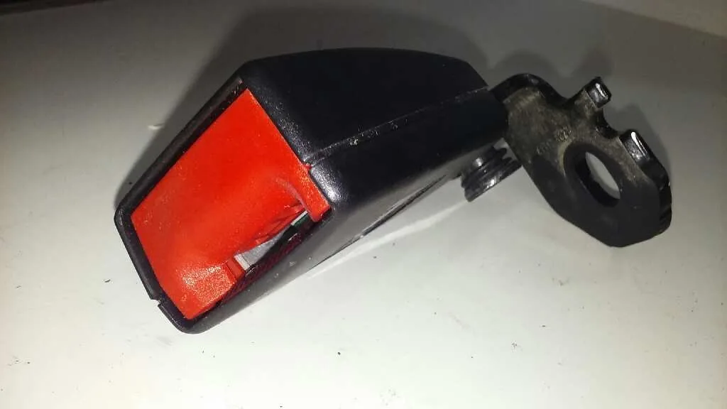 Enganche Cinturon para Opel Corsa D