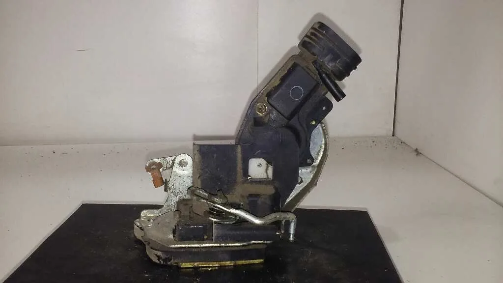Cerradura Puerta Trasera Derecha para Toyota Corolla (E11)