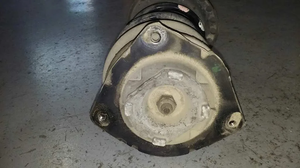 Amortiguador Delantero Derecho para Nissan Micra (K12E)