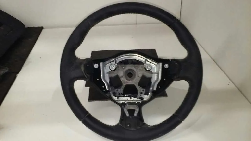 Volante para Nissan Juke (F15)