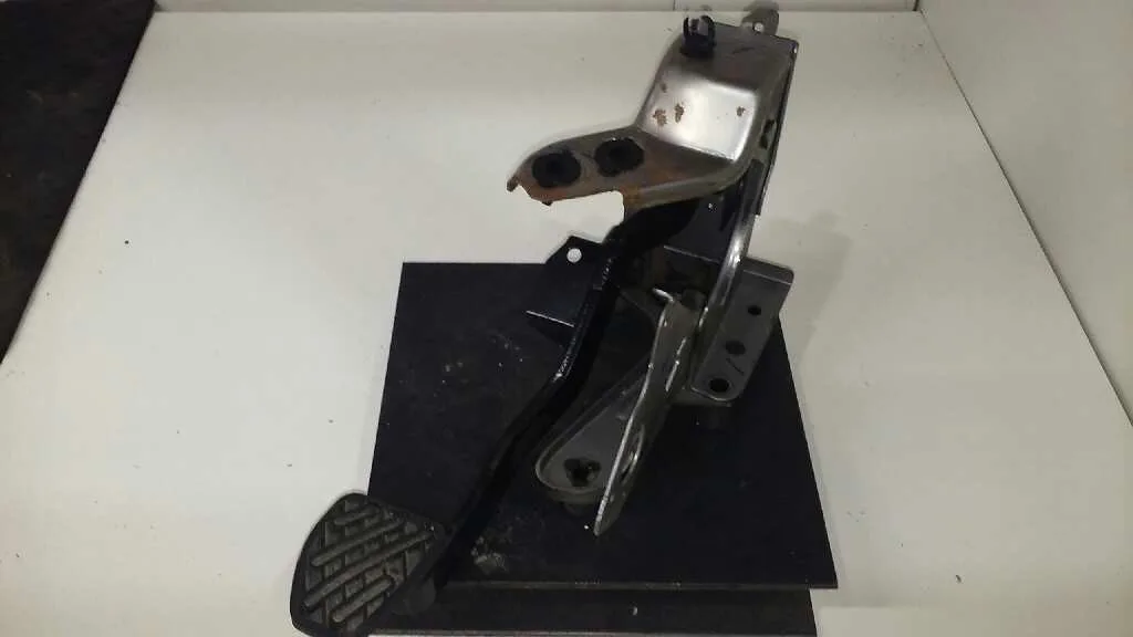 Pedal Freno para Nissan Juke (F15)