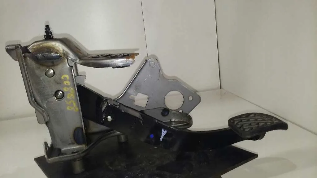 Pedal Freno para Nissan Juke (F15)
