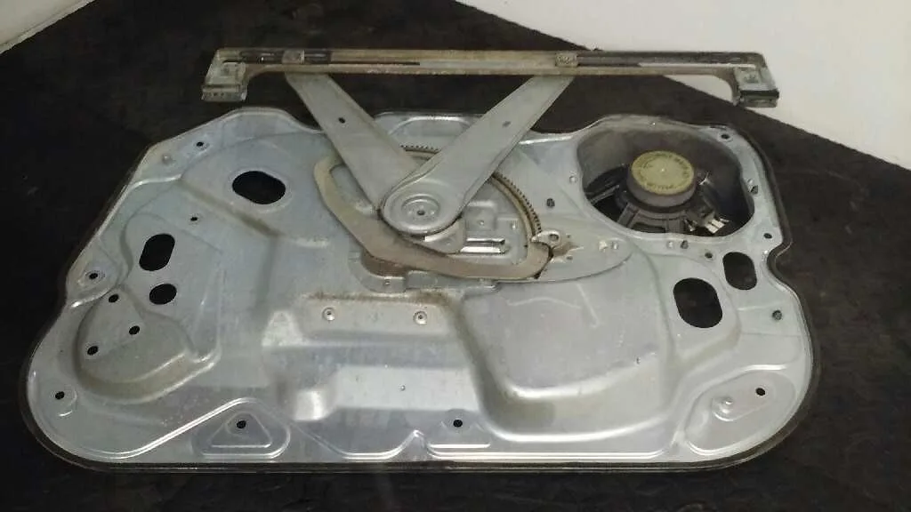 Elevalunas Delantero Izquierdo para Ford Focus Berlina (Cap)