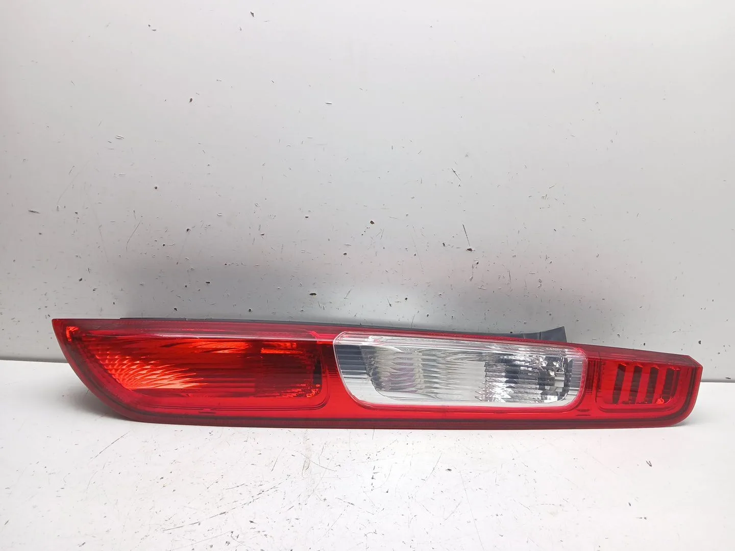 Piloto Trasero Derecho para Ford Focus Berlina (Cap)