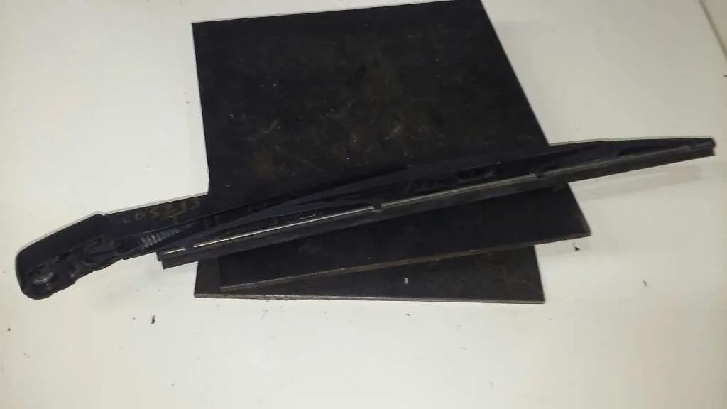 Brazo Limpia Trasero para Subaru Impreza G12