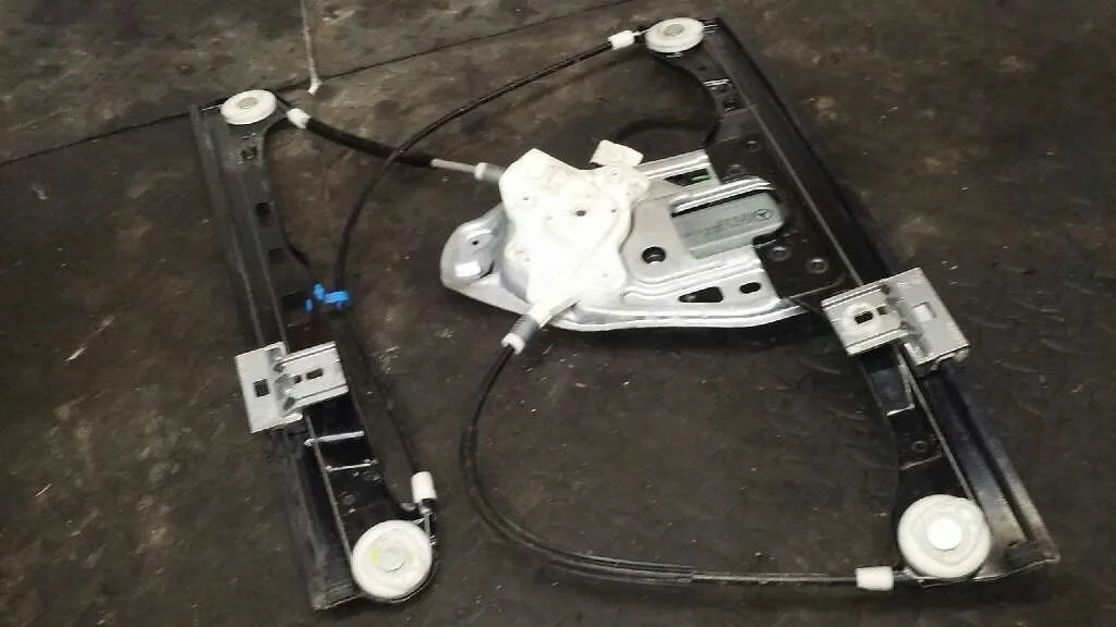 Elevalunas Delantero Derecho para Mercedes-Benz Clase C (W203) Berlina