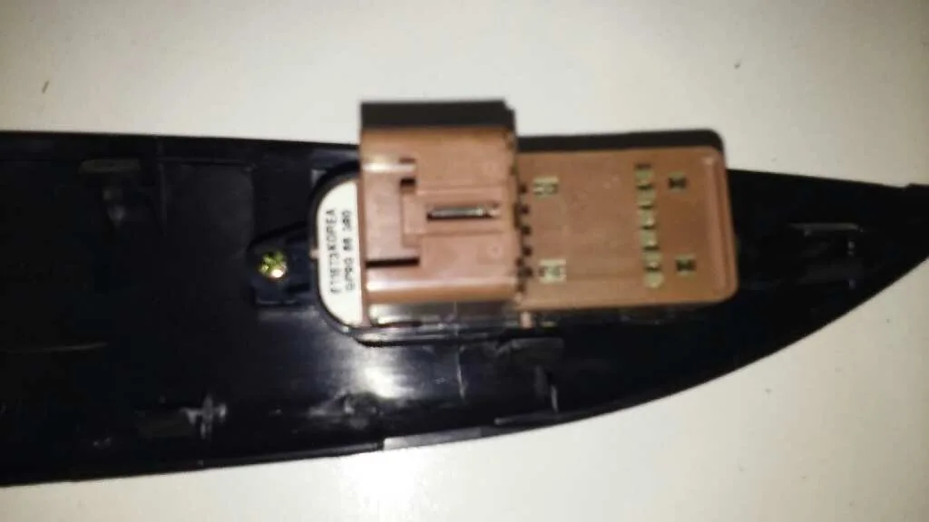 Mando Elevalunas Trasero Derecho para Mazda 6 Berlina (Gg)