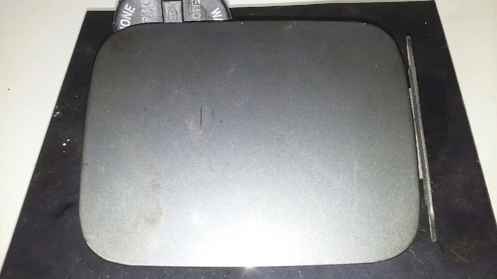 Tapa Exterior Combustible para Hyundai Accent (Lc)