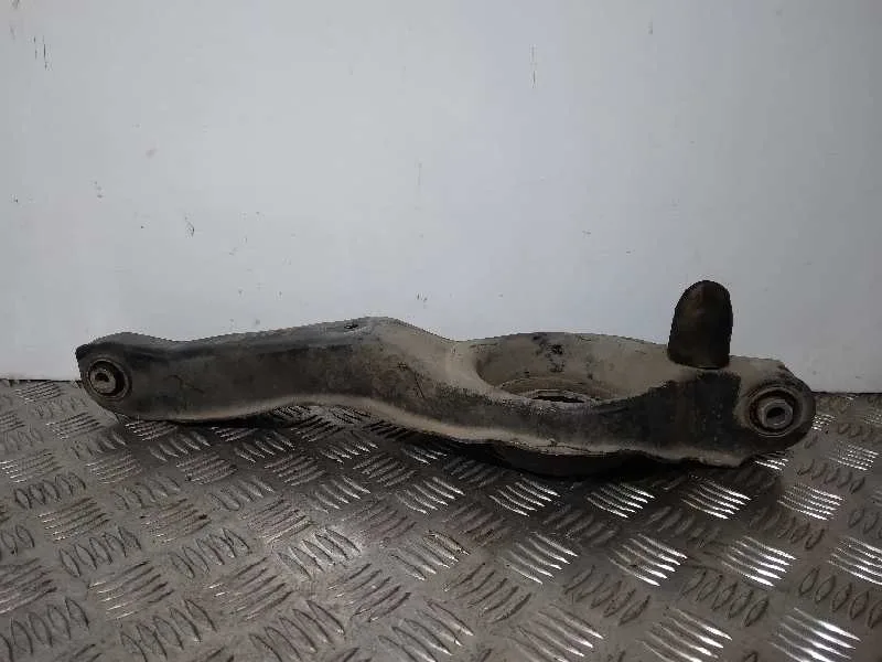 Brazo Suspension Inferior Trasero Derecho para Ford Focus Berlina (Cap)