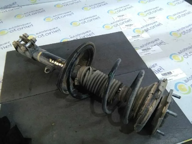 Amortiguador Delantero Izquierdo para Toyota Rav 4 (A2)