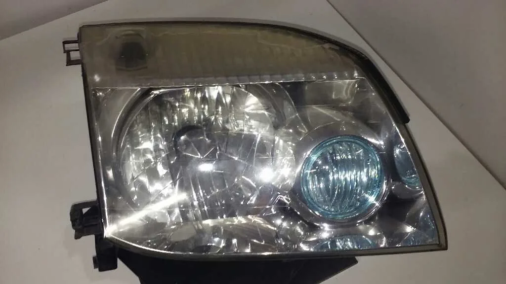 Faro Derecho para Nissan X-Trail (T30)