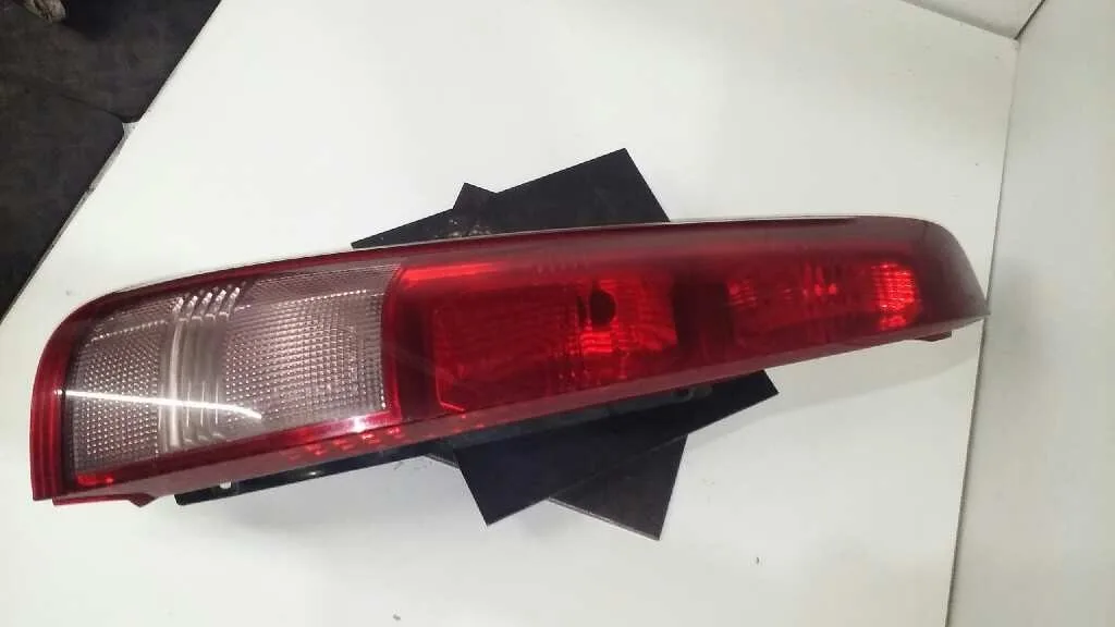 Piloto Trasero Izquierdo para Nissan X-Trail (T30)