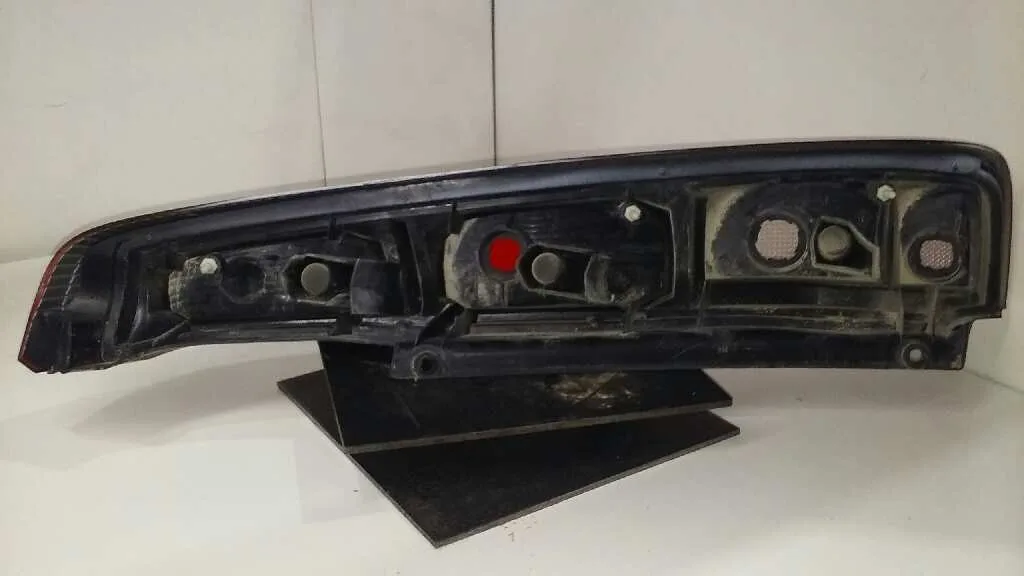 Piloto Trasero Izquierdo para Nissan X-Trail (T30)